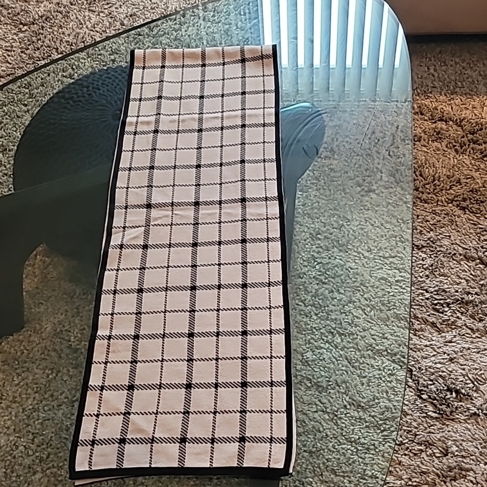 Coach Scarf - Picture 2 of 9